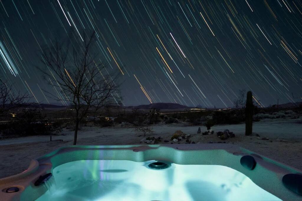The Outpost Joshua Tree: Hot Tub, Gameroom, Jtnp Holiday home