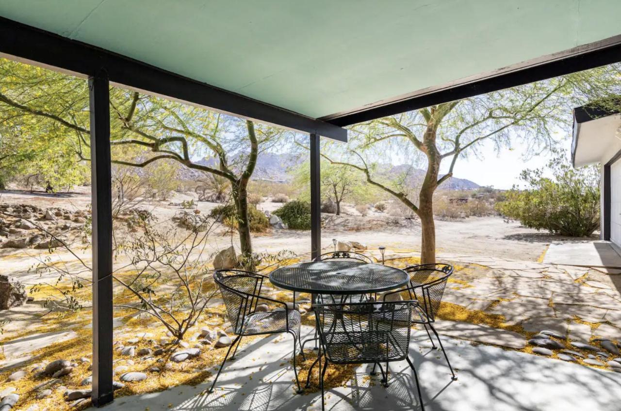 The Outpost Joshua Tree: Hot Tub, Gameroom, Jtnp Holiday home