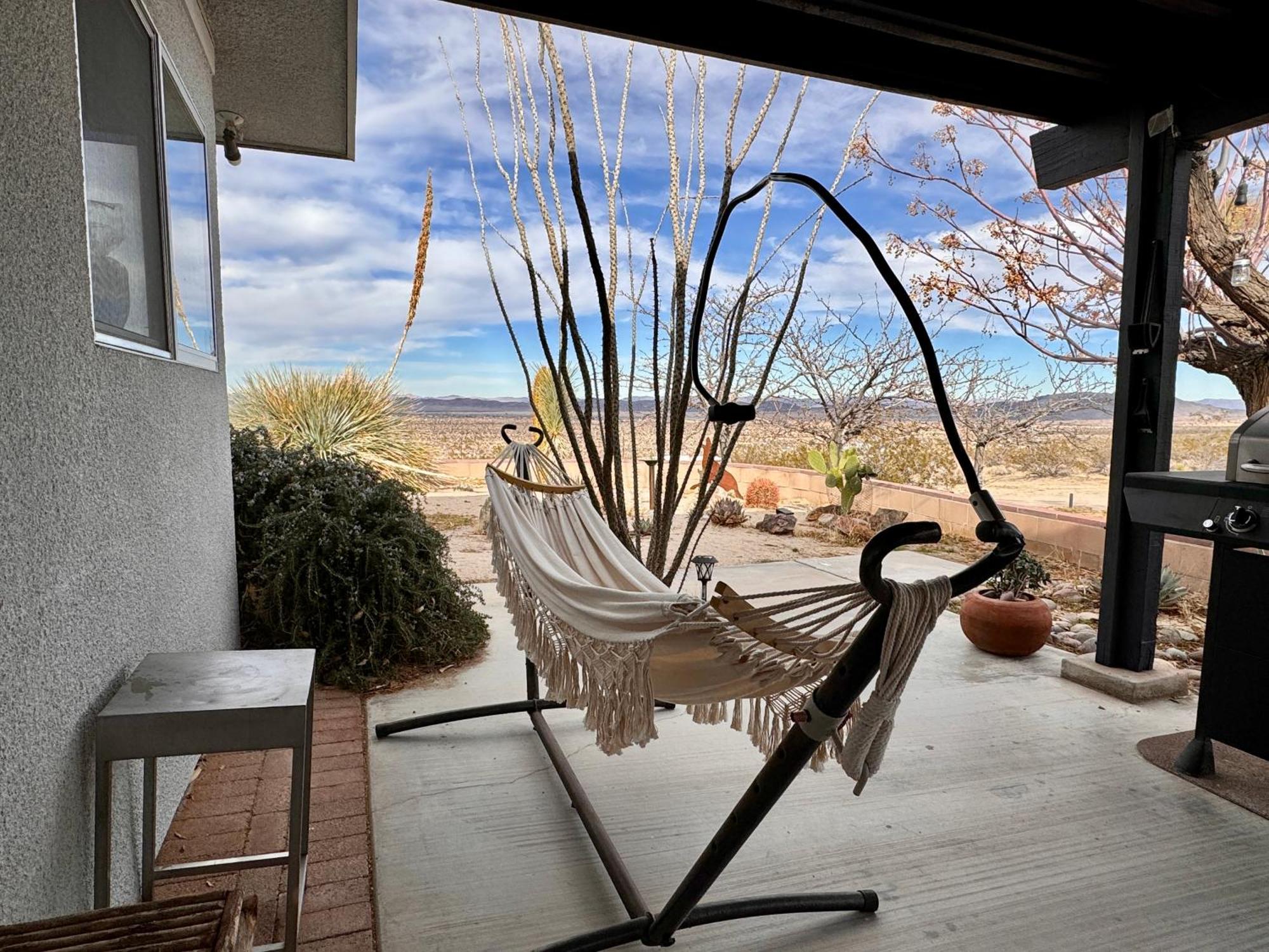 The Outpost Joshua Tree: Hot Tub, Gameroom, Jtnp Holiday home