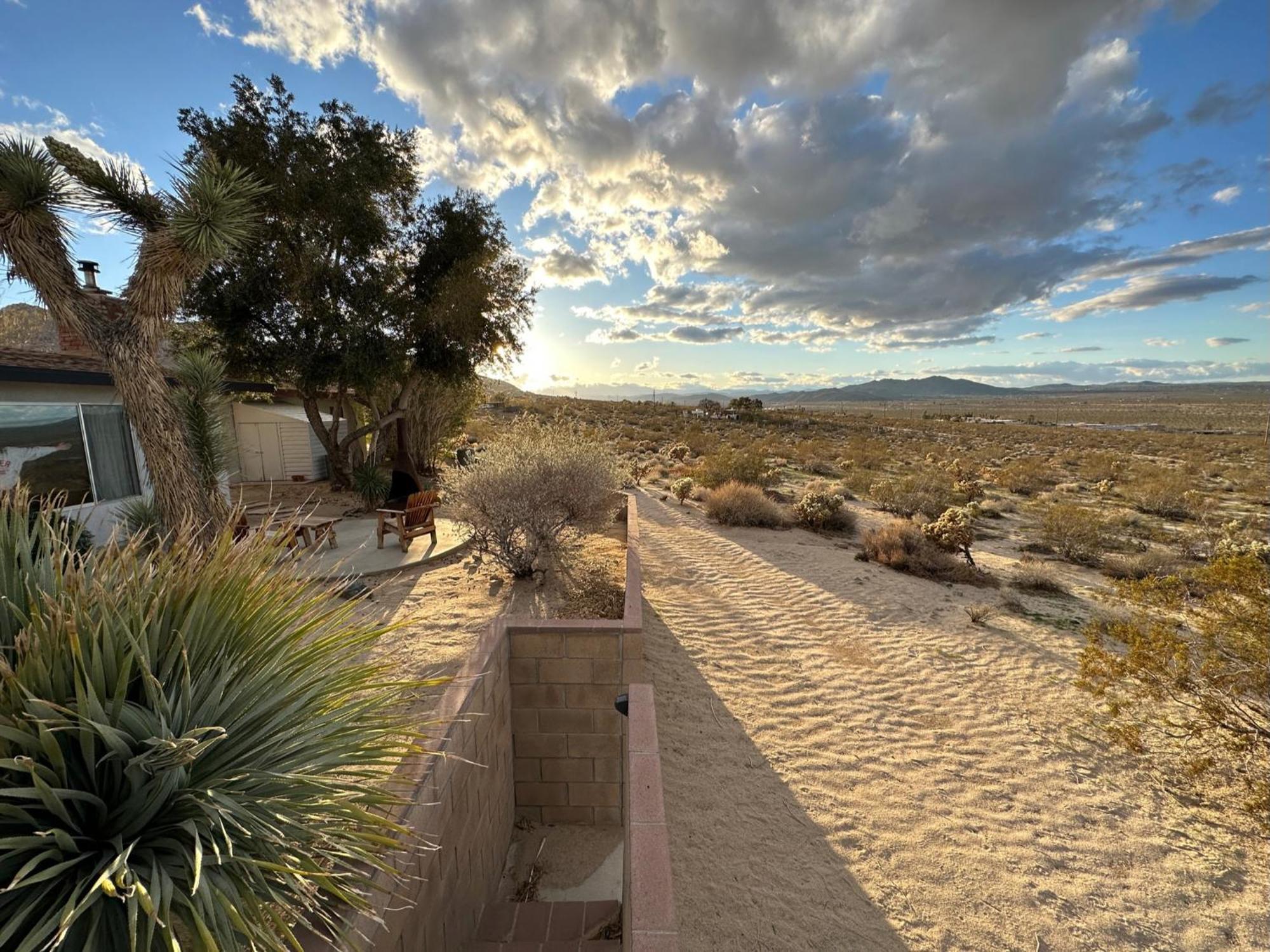 The Outpost Joshua Tree: Hot Tub, Gameroom, Jtnp Joshua Tree