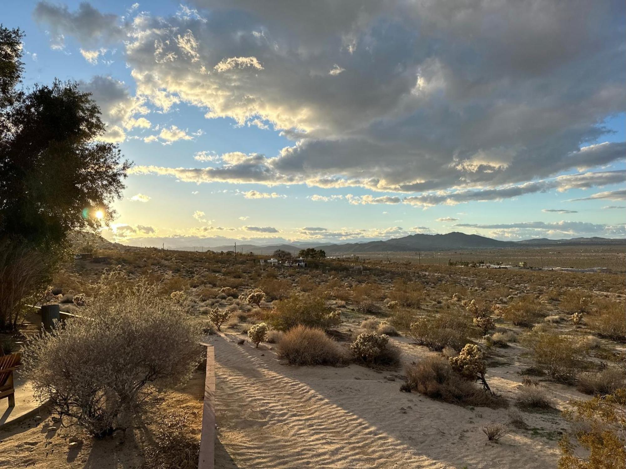 The Outpost Joshua Tree: Hot Tub, Gameroom, Jtnp